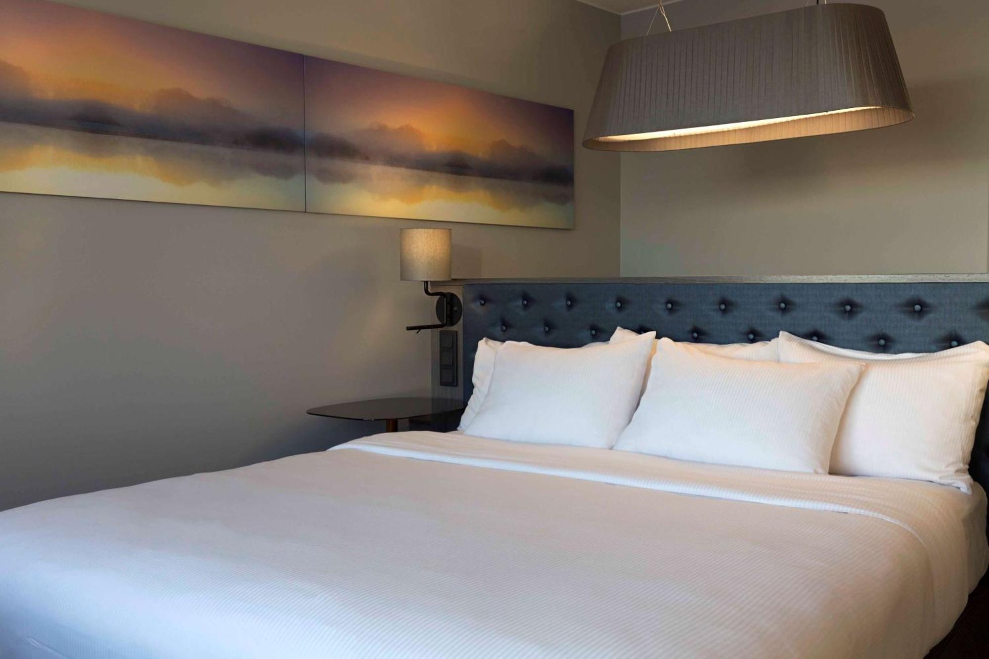 Hilton Helsinki Strand Exterior photo A bedroom at the hotel
